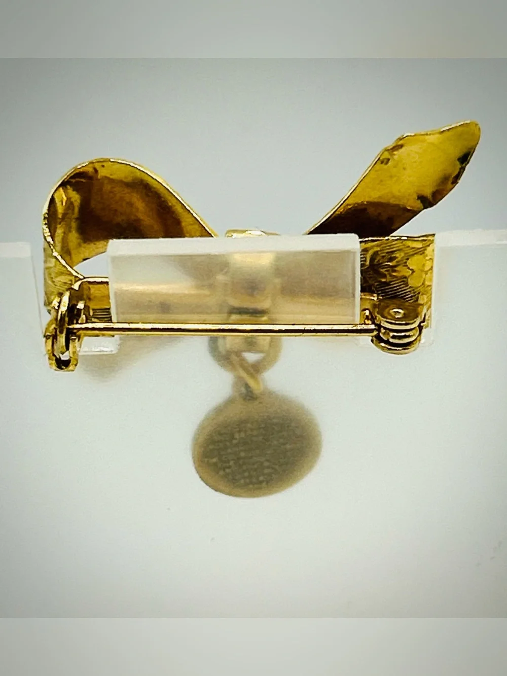 Vintage Serenity Prayer charm gold bow brooch pin